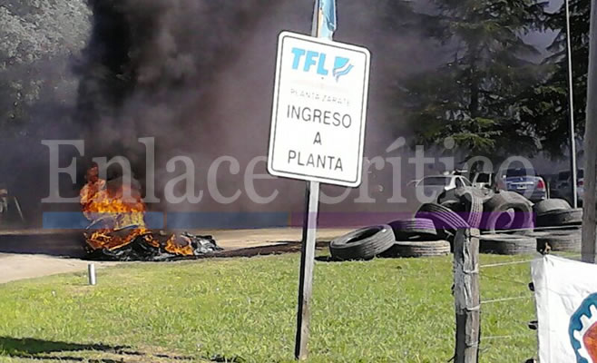 "...o vamos todos adentro o vamos todos afuera"