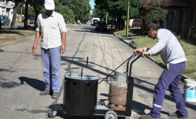 Tomado de juntas en Av. Ameghino