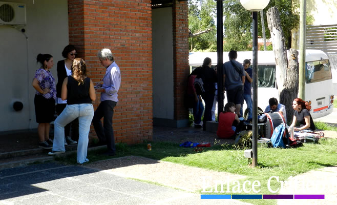 ¡No a la Escuela de Policía! Los estudiantes de la UNLu viajaron a Luján