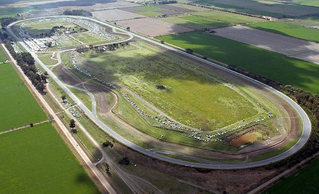 Campanenses en el "templo de la velocidad" de Rafaela en una nueva fecha del TC 2000