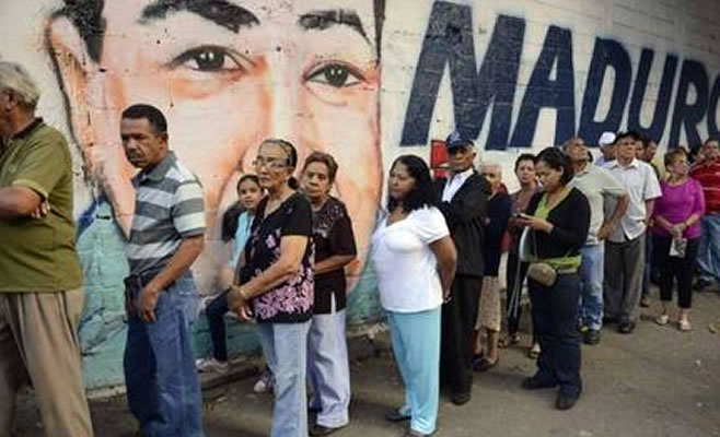 Tensión en Caracas tras el cierre de los centros de votación y el actual recuento