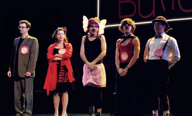 Convocan a humoristas para formar parte del reality teatral “Burlesque”