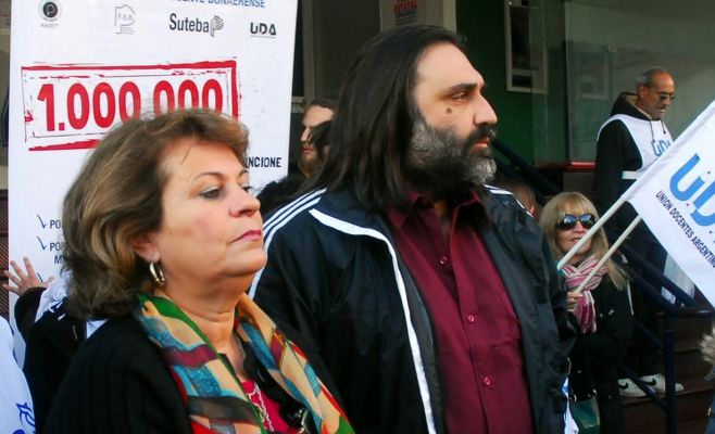 Docentes siguen de Paro