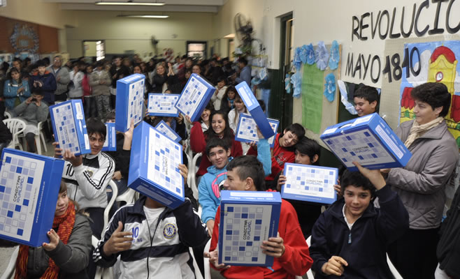 Se entregaron netbooks del Plan “Conectar Igualdad” a estudiantes secundarios
