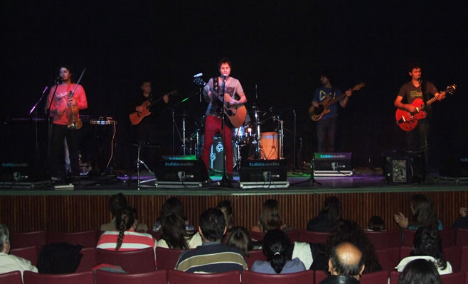 Fabricio Rodríguez se presentó en el Teatro Municipal “Pedro Barbero”