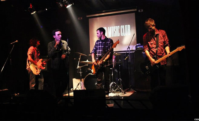 Patadas Voladoras en Roxy Live