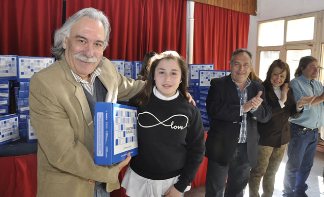 Entrega Netbooks Campana