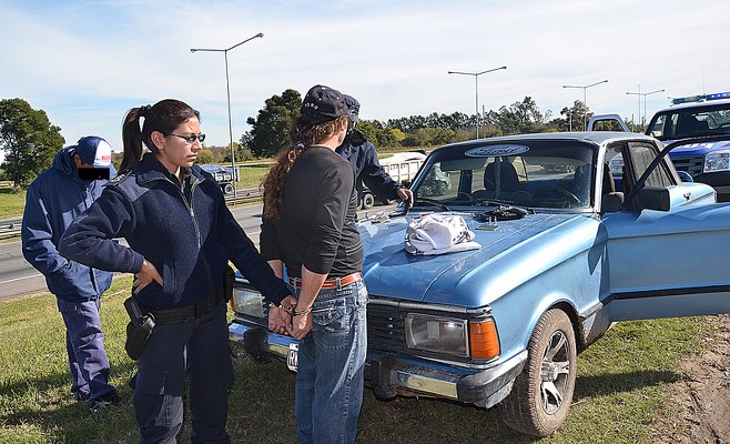 Detenido revólver3.65