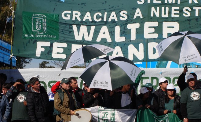 Trabajadores, militantes y vecinos acompañaron el acto de inauguración