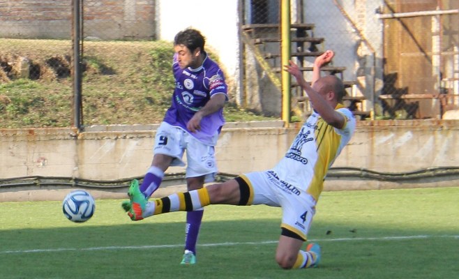 Dálmine EL REMATE DE CERICA SE TRANSFORMARA EN EL SEGUNDO GOL VIOLETA