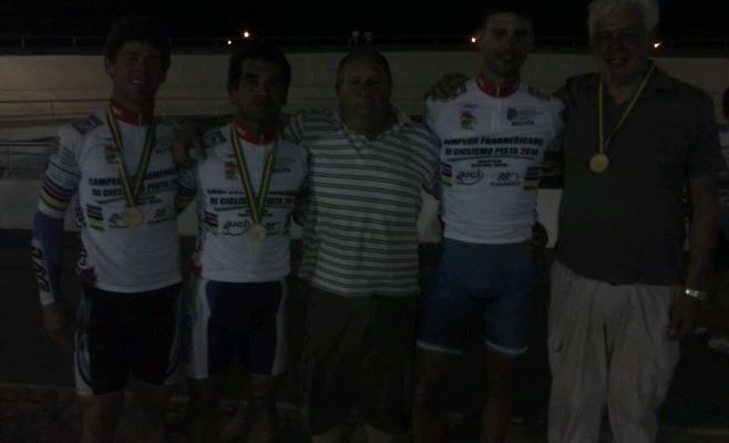 Ciclismo podio zarateño