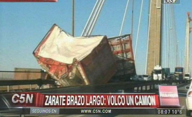 Vuelco Camion Puente (1)
