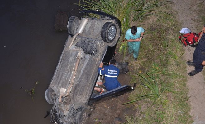 Auto arroyo