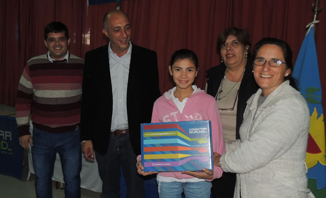 Diputado Torres Entrega Netbook (4)