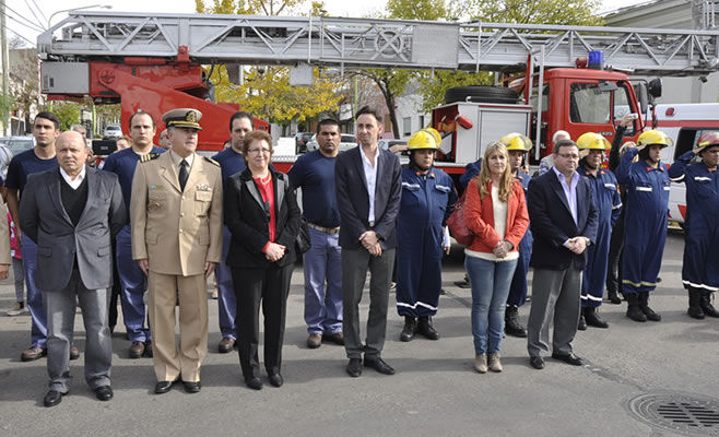 Acto Bomberos Campana