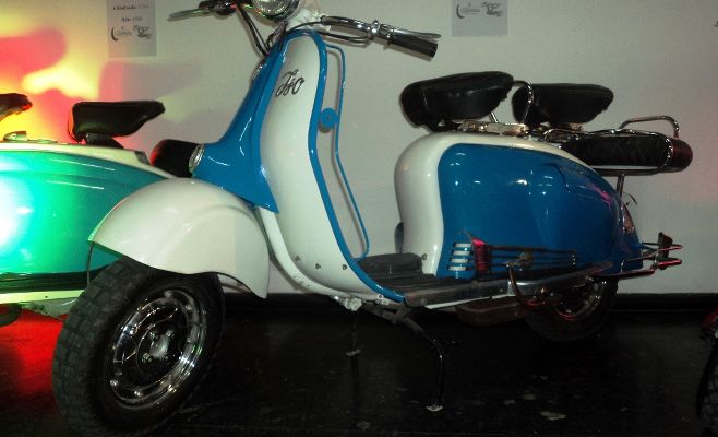 Moto marca Iso, modelo Milano, de 125cc del año 1960