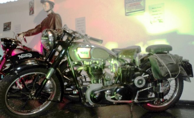 Moto marca Norton ES 2, de 550 cc del año 1948