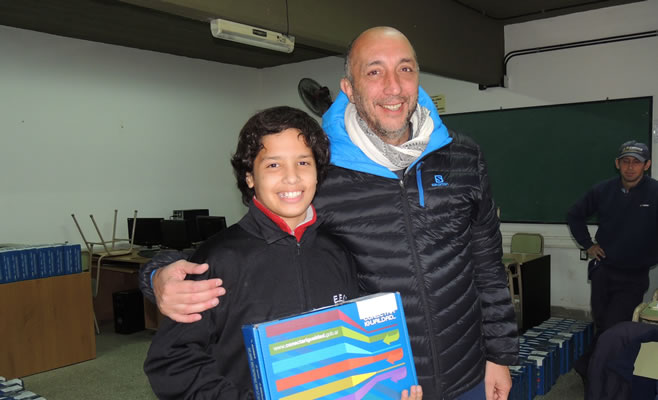 Torres entrega netbooks 4