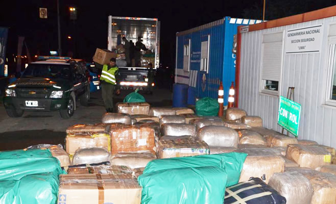 Gendarmeria Mercaderia Lima 2