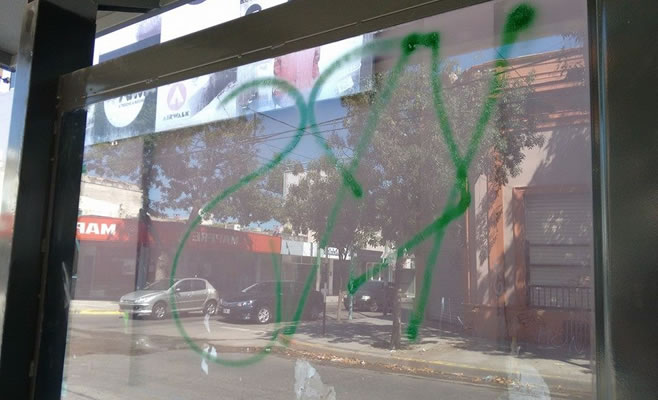 Graffiteado Refugios (2)