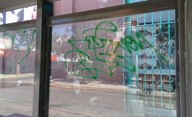 Graffiteado Refugios (3)