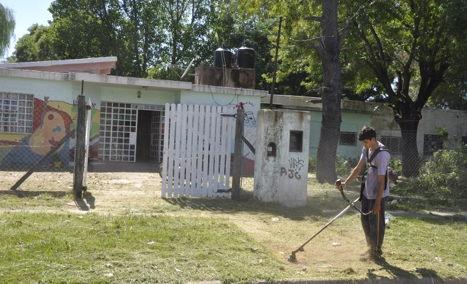 Personal de la Dirección General de Servicios reacondicionó la escuela secundaria Nro 20