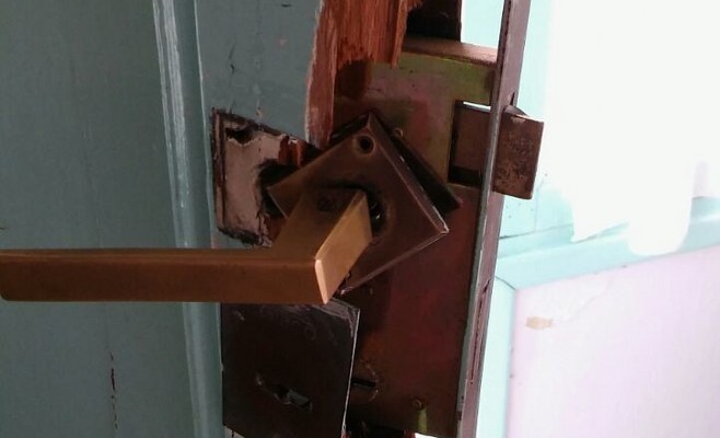 Puerta violada