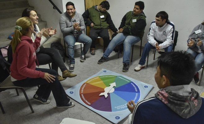 en-los-talleres-los-alumnos-trabajan-sobre-sus-aptitudes-aspiraciones-y-proyectos
