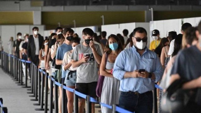 El Gobierno dejó sin efecto el distanciamiento social de dos metros