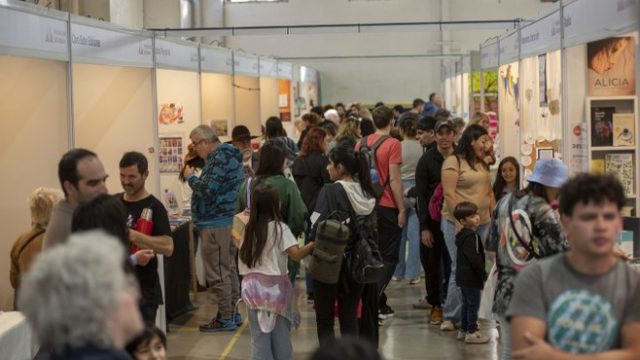 Miles de vecinos disfrutaron de una nueva edición de la Feria del Libro de Campana