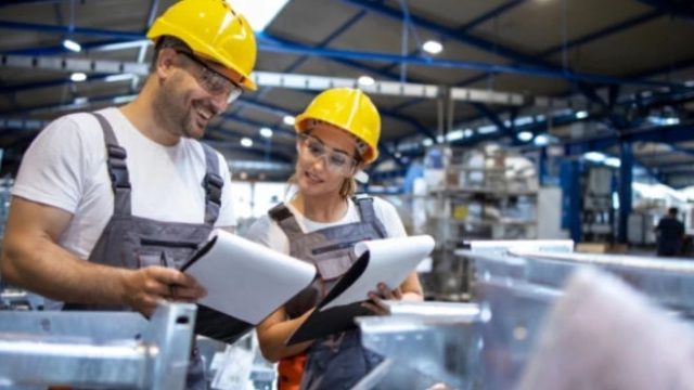 “SAINT-SIMON. TRABAJO. INDUSTRIALES” por Guillermo Rivelis