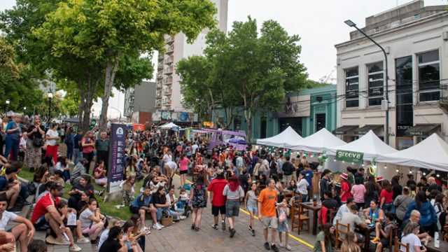 La Fiesta del Automóvil y el Encendido del Arbolito impulsaron un 70% las ventas gastronómicas