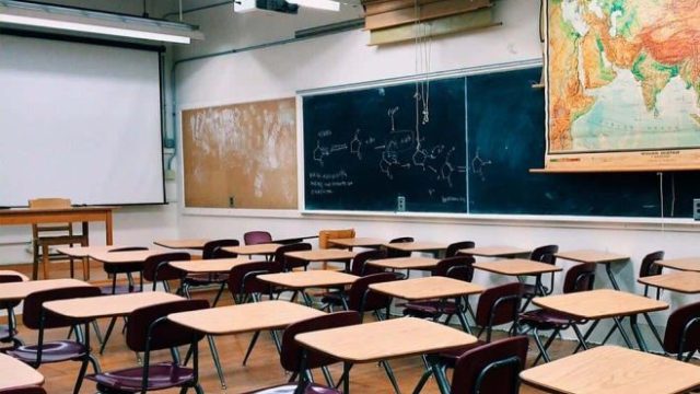 VIOLENCIA “EN” LAS ESCUELAS