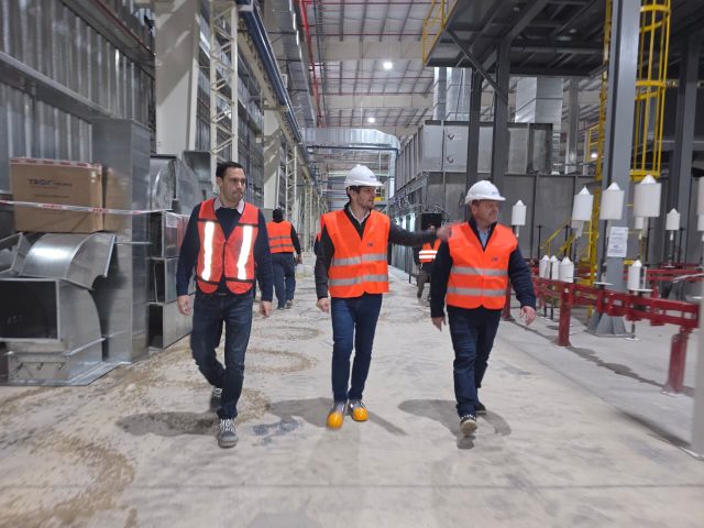 Firma del convenio entre el Municipio de Zárate y Grupo Mirgor