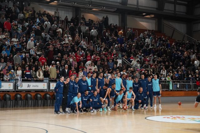 La Selección Argentina de Básquet entrenó ante una multitud en el Espacio DAM de Zárate