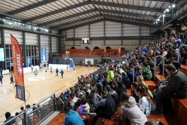 La Selección Argentina de Básquet entrenó ante una multitud en el Espacio DAM de Zárate