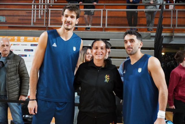 La Selección Argentina de Básquet entrenó ante una multitud en el Espacio DAM de Zárate