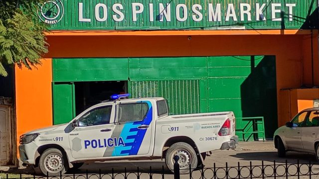 Robaron un supermercado de Zárate tras ingresar por el techo