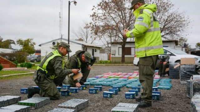GNA secuestró casi 3.000 atados de cigarrillos y 145 vapes en Zárate
