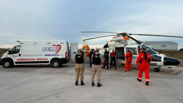 Prefectura realizó una aeroevacuación de emergencia frente a Bahía Blanca