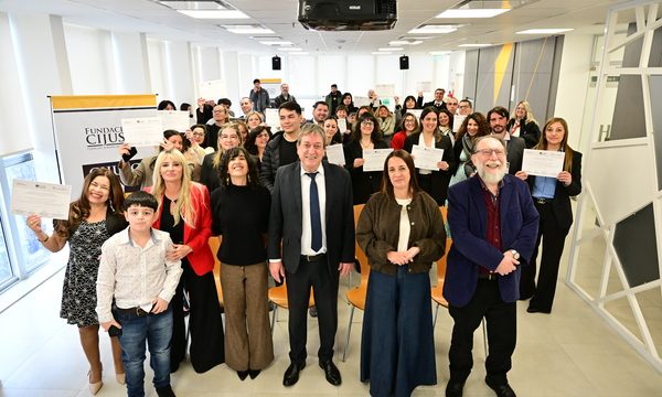 El CAZC encabezó la entrega de diplomas a 117 profesionales