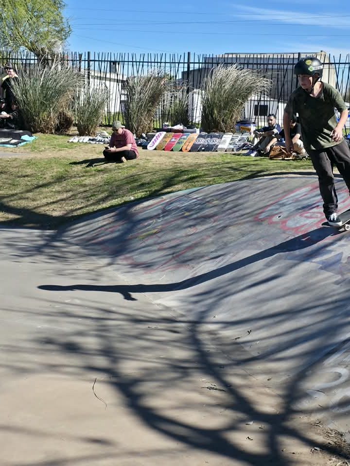 El Municipio acompañó un torneo de skate que se disputó en el Parque Urbano
