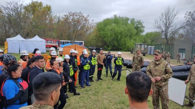 Realizaron un simulacro de rescate acuático e inundaciones en la Base Naval Zárate