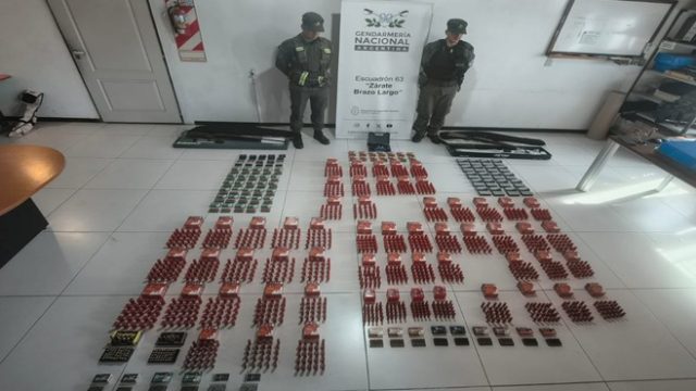 Zárate: hallaron 4.600 municiones, 1.400 cartuchos y tres armas ocultas en encomiendas