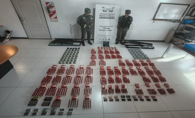 Zárate: hallaron 4.600 municiones, 1.400 cartuchos y tres armas ocultas en encomiendas