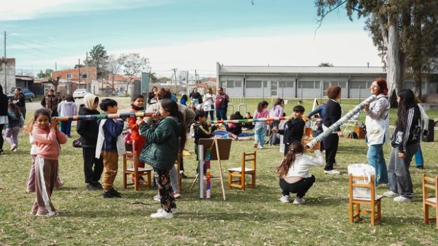 La Biblioteca en tu Plaza reunió a alumnos de escuelas y jardines de Zárate