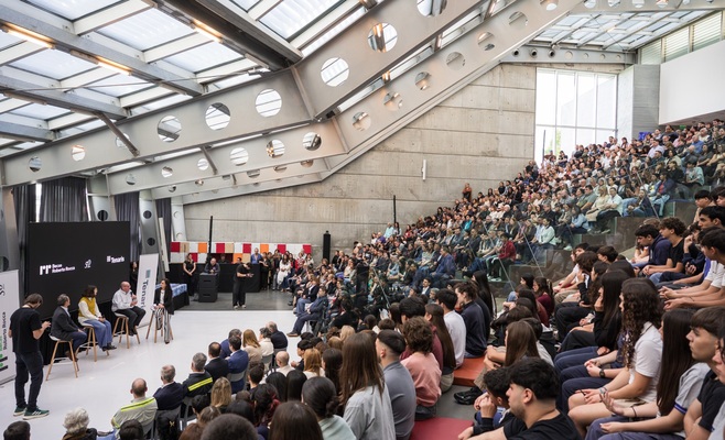 Entrega de 356 Becas Roberto Rocca a estudiantes de Zárate y Campana durante el acto por los 50 años del programa de Tenaris y Fundación Rocca