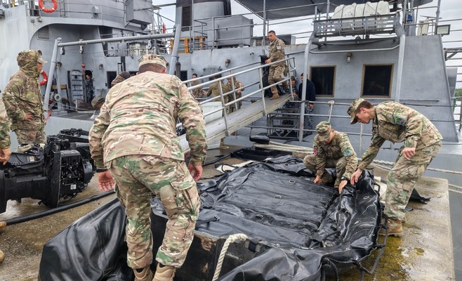 Despliegue de buques de la Armada Argentina desde la Base Naval Zárate hacia Corrientes ante posibles emergencias por el fenómeno El Niño