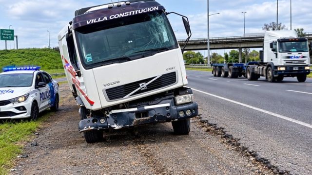 Ruta 9: dos choques de camiones provocaron demoras y cortes de tránsito entre Zárate y Campana