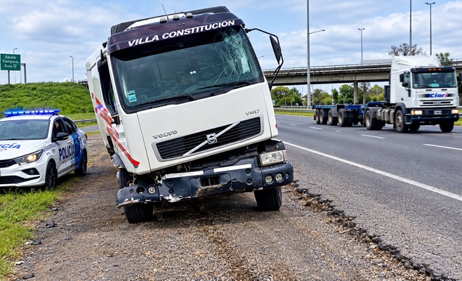Ruta 9: dos choques de camiones provocaron demoras y cortes de tránsito entre Zárate y Campana